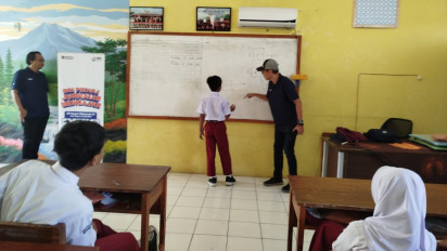 BRI Ajak Jurnalis Mengajar Siswa SD di Bogor