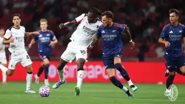 Rafael Leao di Laga AC Milan Kontra Arsenal di Pramusim