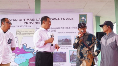 Kunjungi Siak, Mentan Amran Prioritaskan Petani : Akses Air dan Pupuk Jangan Dipersulit