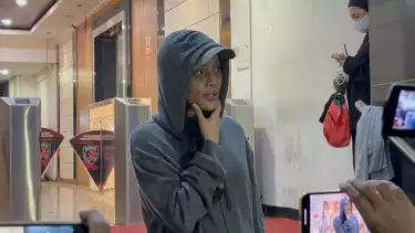 Artis Erika Carlina telah rampung diperiksa oleh tim penyidik Ditrskrimum Polda Metro Jaya pada Kamis (24/7/2025) malam.