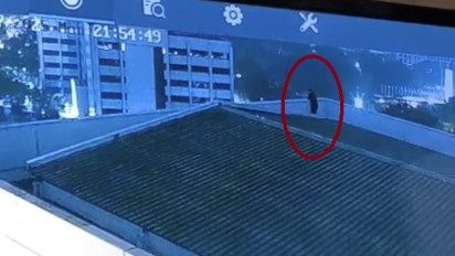 1 Jam 26 Menit Arya Daru Pangayunan di Rooftop Gedung Kemlu, Hal-Hal yang Dilakukan Diplomat Terungkap, Dirreskrimum: Ada saat-saat Korban Naikkan...