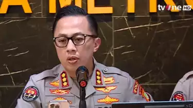 Kabid Humas Polda Metro Jaya Kombes Pol Ade Ary Syam Indradi ungkap fakta kondisi jendela kamar indekos diplomat muda Kemlu RI, Arya Daru Pangayunan