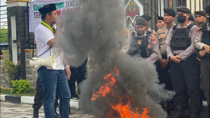 Serikat Mahasiswa Muslimin Indonesia dan Aktivis Pengusutan Kasus Dugaan Korupsi Papan Tulis Interaktif