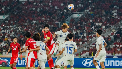 Pantas Dipecundangi Timnas Indonesia U-23 di Piala AFF U-23 2025, Aksi Ritual Staf Pelatih Thailand Bertingkah bak Dukun Heboh