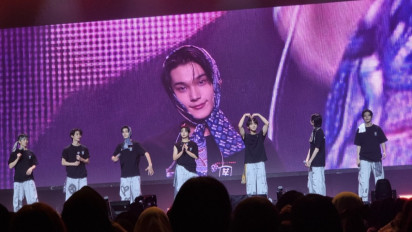 Perdana Konser di Jakarta, EVNNE Terpukau dengan Nasi Goreng, Rendang Hingga Seblak