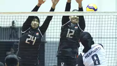 Megawati Hangestri saat berhadapan dengan Junaida Santi di Moji Volley Cup 2025
