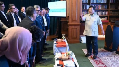 Seskab Teddy: Prabowo Siapkan 82 Profesional Muda untuk Isi Posisi Strategis