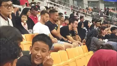 Mantan Pelatih Persija, Carlos Pena Menyasikan Laga Persija vs Arema di JIS