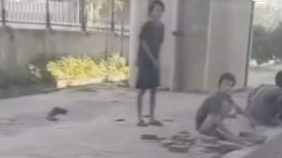 Viral Sekelompok Pria Ini Curi Kabel JPU di Samping Pintu Tol Koja Siang Bolong