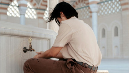 Setelah Wudhu tapi Masih Asyik Merokok, Apakah Bisa Membatalkan? Ustaz Abdul Somad Jawab Tegas: Hukumnya...