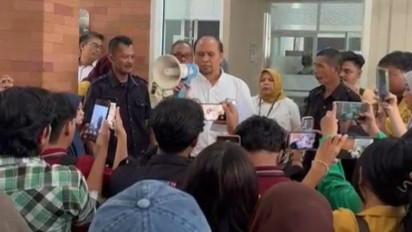 Buntut Dugaan Pelecehan Seksual Gubes, Mahasiswa Unsoed Gelar Unjuk Rasa Nyatakan.....