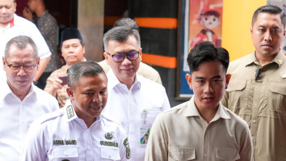 Peserta BPJS Ketenagakerjaan Terima BSU, Wapres dan Menaker Tinjau Penyaluran di Pekanbaru