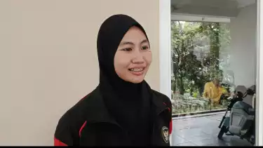Ersandrina Devega pemain Timnas Voli Indonesia saat diwawancarai awak media jelang SEA V League 2025.