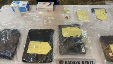 Barang Bukti Kasus Kematian Diplomat Kemlu Arya Daru