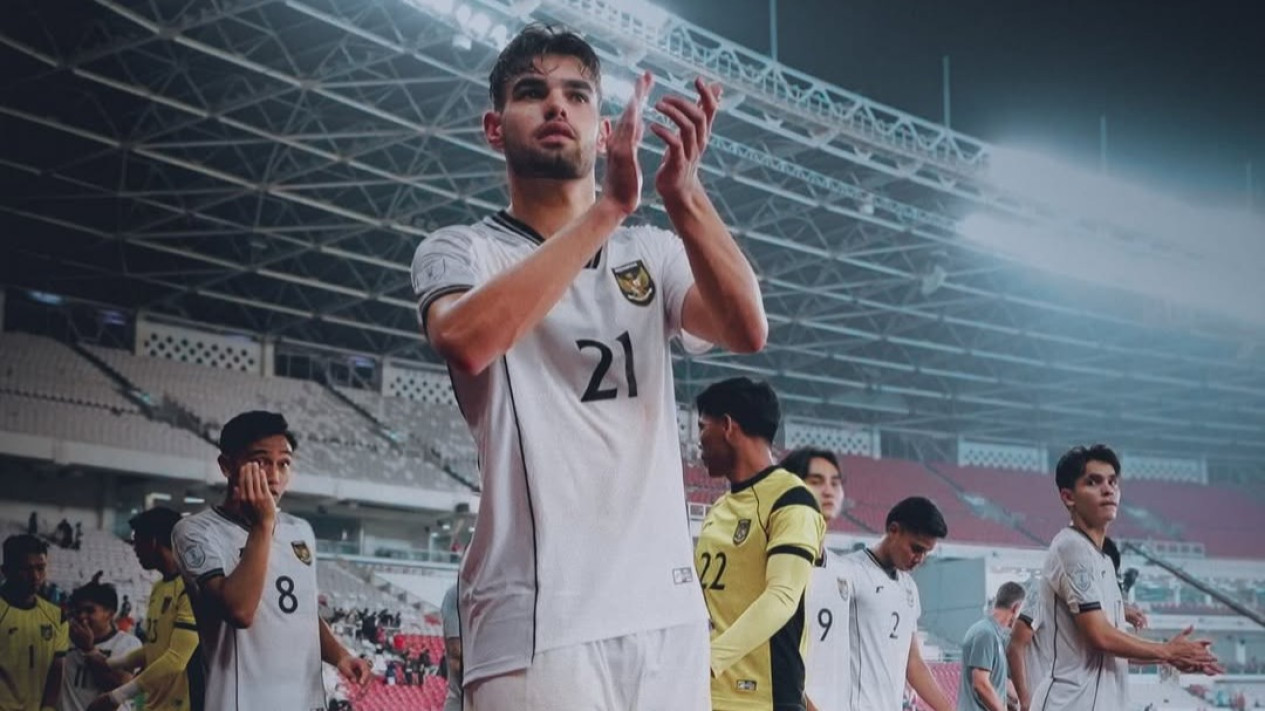 Media Belanda Keheranan Jens Raven Dipanggil Timnas Indonesia, Striker Bali United itu Jadi Sorotan
            - galeri foto