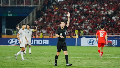 Pelatih Kiper Timnas Indonesia Dapat Kartu Merah, Gerald Vanenburg Pasang Badan Sebut Wasit Asal Jepang Kehilangan Akal!