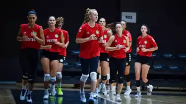 Pemain Manisa BBSK saat jalani latihan perdana.