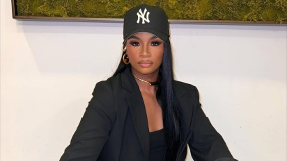 Claressa Shields Kukuhkan Diri Jadi Ratu Tinju Dunia Usai Kalahkan Lani Daniels