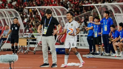 Netizen Vietnam Bela Kelakuan Licik Kim Sang-sik Saat Ganggu Lemparan Jarak Jauh Robi Darwis: Mana Ada Lempar Bola dari Bench
