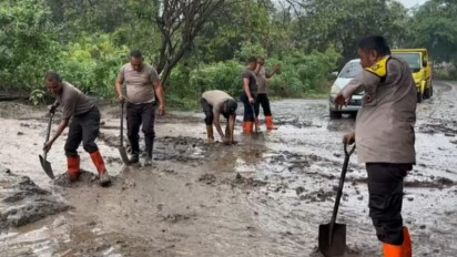 Banjir lahar dingin lewotobi terjang pemukiman warga hingga trans Larantuka-maumere