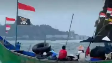 Viral Bendera One Piece Terpasang di Bawah Merah Putih Jelang Hari Kemerdekaan RI ke-80, DPR RI: Itu Gerakan....