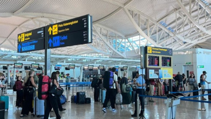 Beberapa Penerbangan Domestik Bandara I Gusti Ngurah Rai Bali Terdampak Erupsi Gunung Lewotobi Laki-Laki