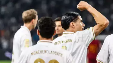 Kevin Diks rayakan gol untuk Borussia Monchengladbach