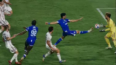 Pantas Saja Persib Bandung Juara Back To Back, Ganti Seluruh Pemain Asing Buat Klub Australia Terpukau