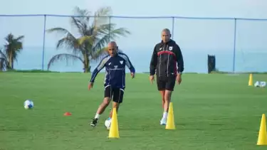 Simon Tahamata Gabung Kepelatihan Timnas Indonesia U-17, Nova Arianto: Kami Butuh Masukan Coach Simon