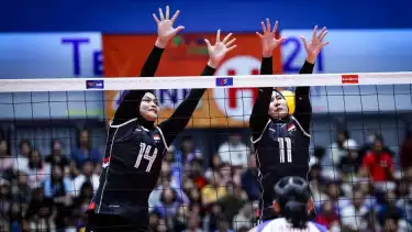 Ersandrina Devega (kanan) dan Asih Titi Pangestuti (kiri) saat main untuk timnas voli putri Indonesia