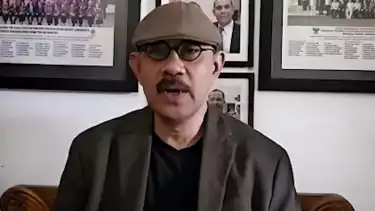 Praktisi Hukum dan HAM, Nicholay Aprilindo soroti sosok Farah yang temani diplomat muda Kemlu RI, Arya Daru Pangayunan di Mal