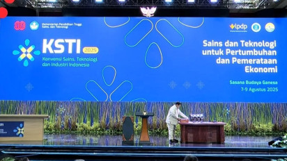 Momen Tak Biasa, Prabowo Geser Logo Bintang Empat: Militeristik