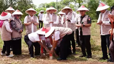 Menteri Agraria dan Tata Ruang/Kepala Badan Pertanahan Nasional (ATR/BPN), Nusron Wahid, menegaskan pentingnya peran serta masyarakat dalam menjaga batas tanah miliknya masing-masing.