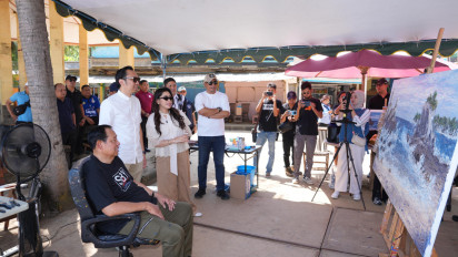 SBY Lukis Ombak Klayar, Kolaborasi Seni dan Alam di Pacitan