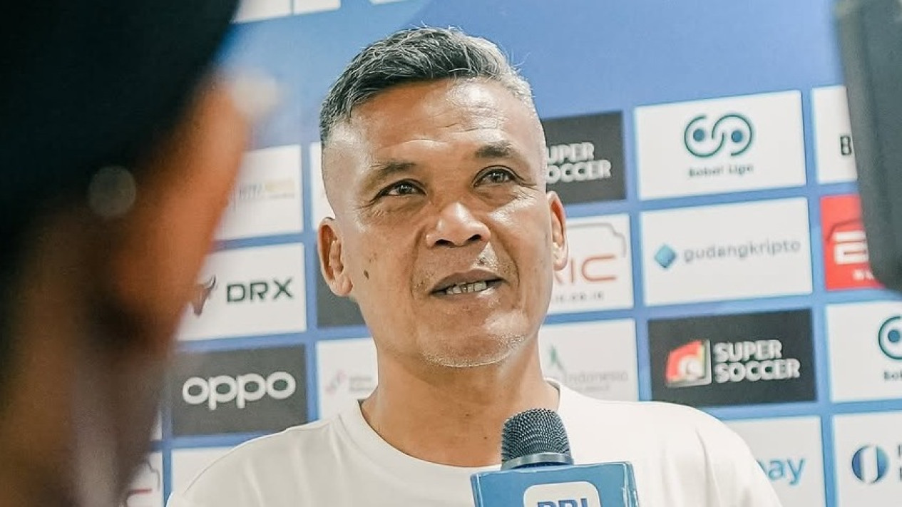 Satu-satunya Pelatih Lokal di Super League, Hendri Susilo Beri Respons Berkelas usai Malut United Tumbangkan Dewa United
            - galeri foto