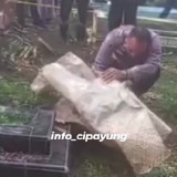 Mayat Bayi Perempuan Tanpa Busana Ditemukan di TPU Ceger, Dievakuasi ke RS Polri