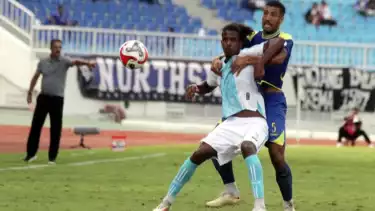 Arema FC menang telak 4-1 atas PSBS Biak di laga perdana Super League 2025-2026 yang berlangsung di Stadion Kanjuruhan sore tadi.