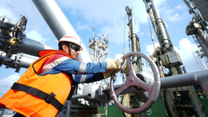 Pertamina Salurkan Avtur Ramah Lingkungan ke Soetta dan Ngurah Rai, Produksi SAF dari Minyak Jelantah Tembus 45 Ribu Barel