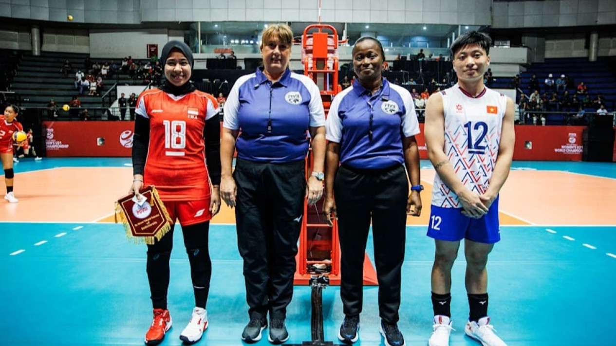 Junaida Santi Cs Ketiban Untung, FIVB Resmi Hukum Sosok Maskulin di Vietnam dan Buat Timnas Voli Putri Indonesia Auto Lolos 16 Besar di Kejuaraan Dunia Voli U-21
            - galeri foto