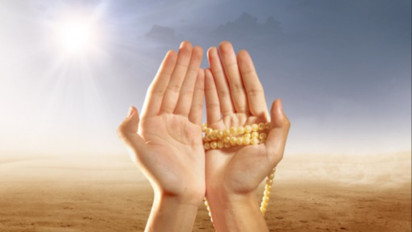 Benarkah Doa Setelah Shalat Wajib? Kata Ustaz Khalid Basalamah Belum Ada...