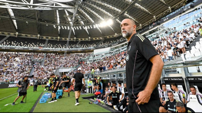 Igor Tudor Ngamuk Dusan Vlahovic Dicemoooh Suporter Juventus usai Cetak Gol, Douglas Luiz Ikut Disinggung