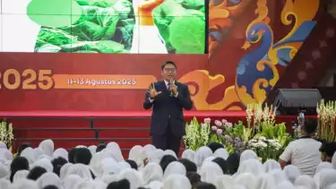 Wakil Menteri Pertanian (Wamentan) RI, Sudaryono, saat memberikan ceramah untuk mahasiswa baru Universitas Brawijaya.