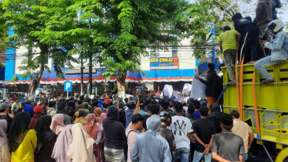 Ratusan Warga Madura Kepung Bea Cukai, Soroti Dugaan Setoran Bulanan Rokok Ilegal