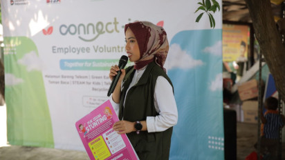 Telkom Gerakkan Puluhan Karyawan jadi Relawan Pelestarian Lamun hingga STEAM for Kids di Pulau Pari