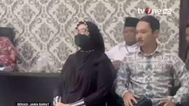 Sosok Umi Cinta (kerudung hitam)