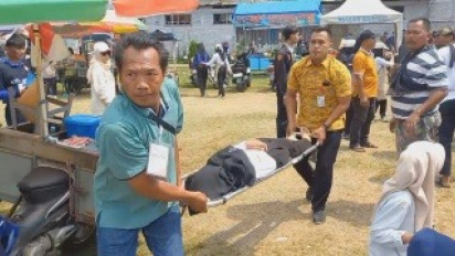 Cuaca Panas Puluhan Pelajar Peserta Gerak Jalan Jatuh Pingsan Karena Dehidrasi