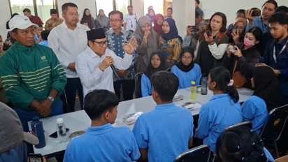 Apresiasi Kampus Unesa Selenggarakan Sekolah Rakyat, Menko Bidang Pemberdayaan Masyarakat Minta Kampus Negeri Bersiap