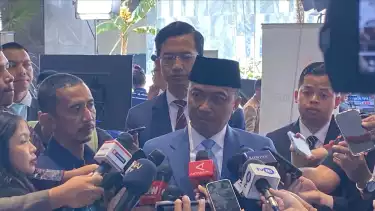 Menteri Sekretaris Negara (Mensesneg) Prasetyo Hadi di Kompleks Parlemen, Jakarta Pusat, Jumat (15/8/2025).
