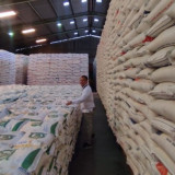 Bulog Gandakan Stok Beras untuk Daerah Terdampak Bencana di Sumatera