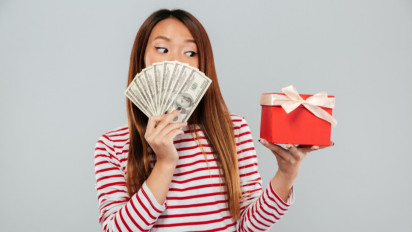 3 Zodiak Diramal Rezeki Berlimpah Jelang Tahun Baru 2026: Taurus Ada Peluang Dapat Bonus Tambahan